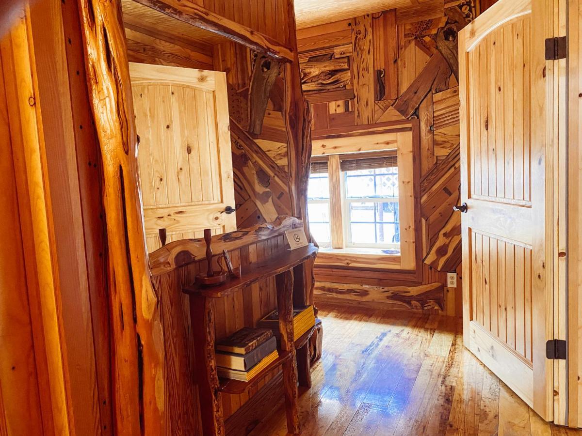 Inn At The Art Center Сан Анджело Екстериор снимка