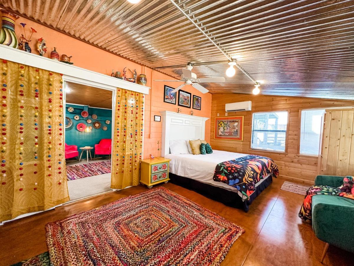 Inn At The Art Center Сан Анджело Екстериор снимка