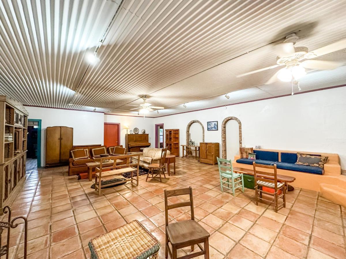 Inn At The Art Center Сан Анджело Екстериор снимка
